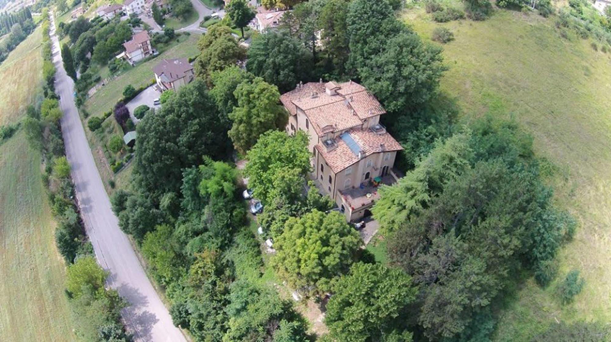 La Locanda Del Borgo Pietralunga  Exteriör bild
